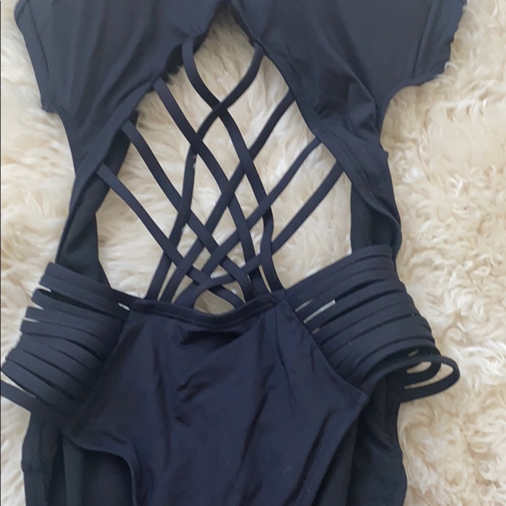 KENNETH COLE MONIKINI - Picture 7 of 10